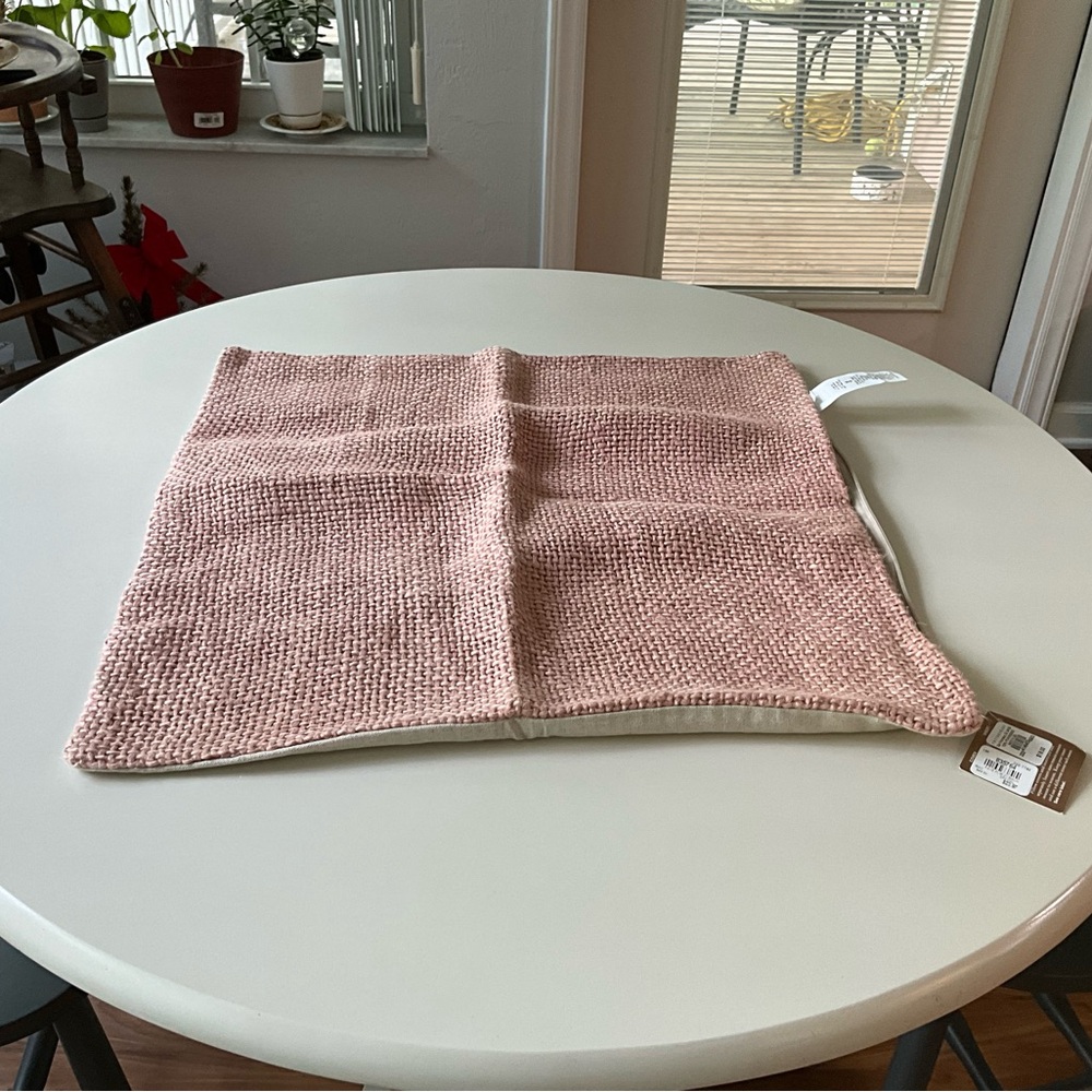 Pottery Barn 20 x 20 Textured Pink Accent Pillow Cover